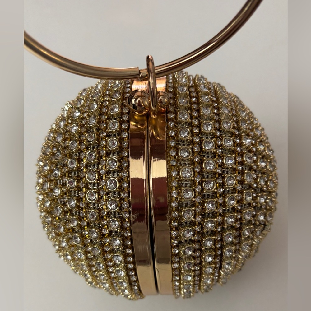 Elegant Gold Rhinestone Clutch